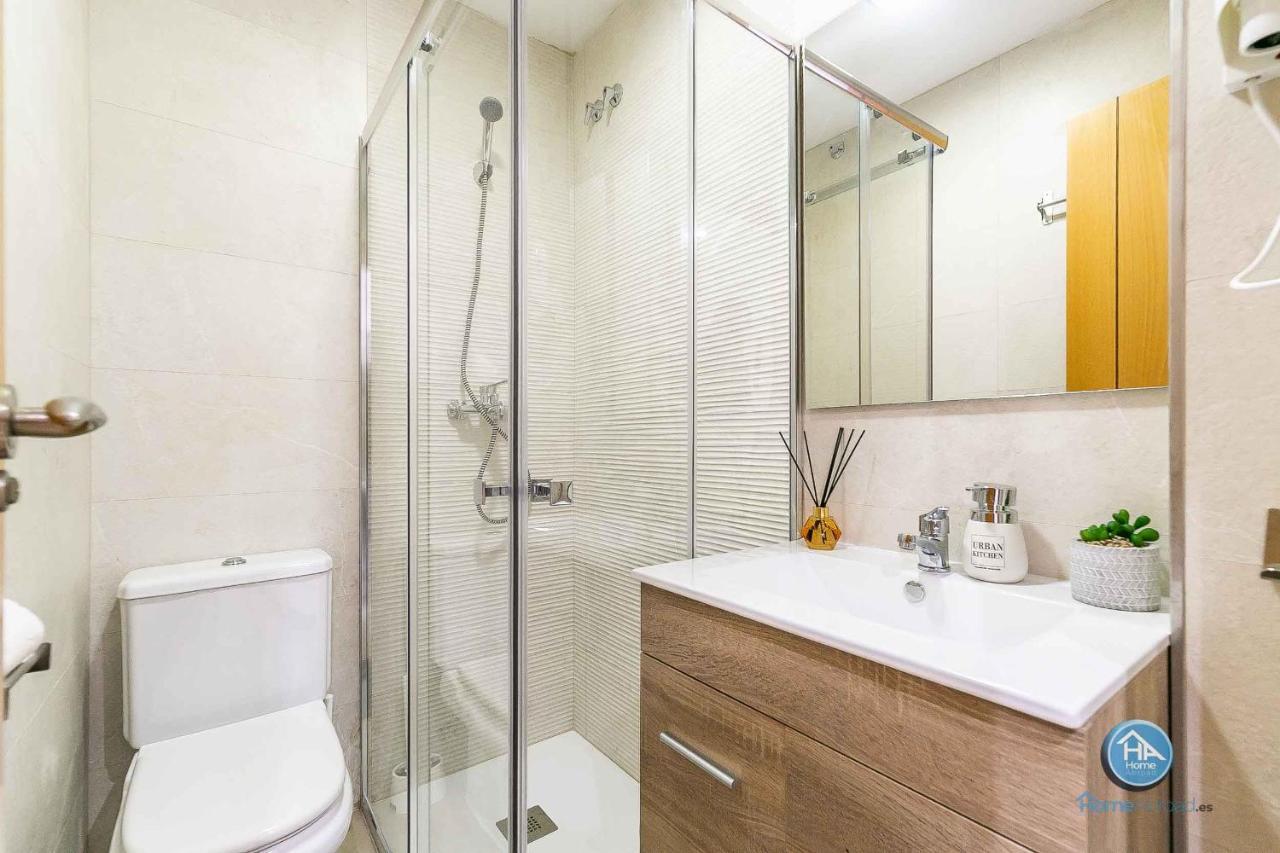 Apartament Bajo Urbano Boutique En Carlos Haya Con Terraza Y Parking Màlaga